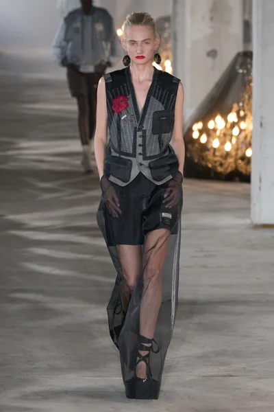 Look 4